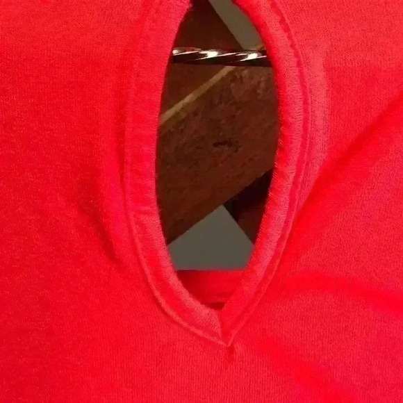 A Limited coral top.Size small. - Picture 4 of 5